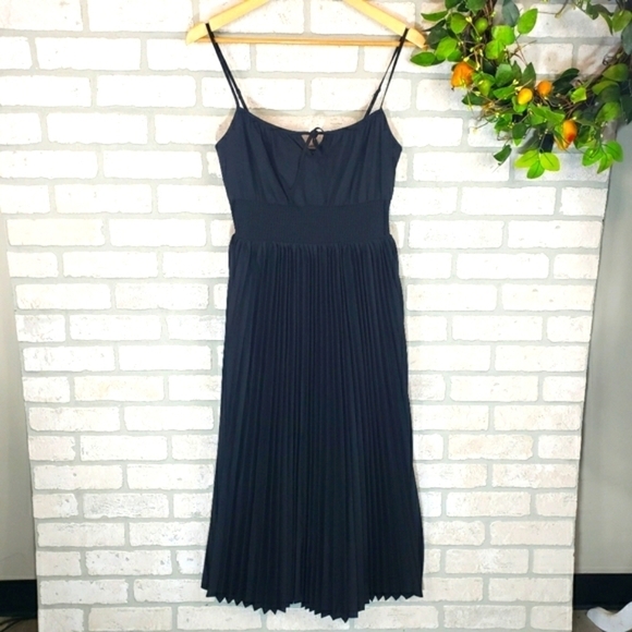 J. CREW Smocked Waist Pleated Dress Size 4 - Picture 4 of 14